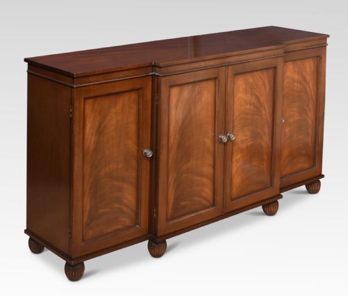 MAHOGANY FOUR DOOR BREAKFRONT SIDEBOARD - ADDITIONAL PHOTO 4