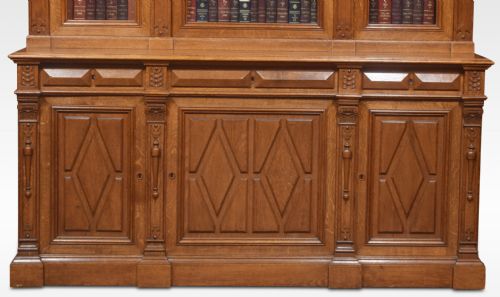 SUBSTANTIAL 19TH CENTURY CARVED OAK BOOKCASE - ADDITIONAL PHOTO 3