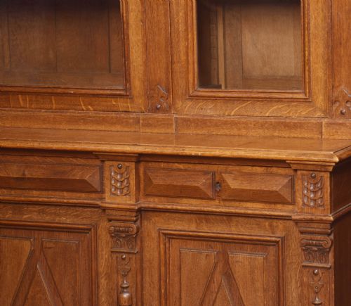 SUBSTANTIAL 19TH CENTURY CARVED OAK BOOKCASE - ADDITIONAL PHOTO 6
