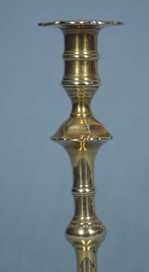 PAIR OF GEORGE II BRASS CANDLESTICKS - ADDITIONAL PHOTO 2