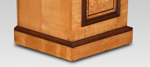 FIGURED ASH BEDSIDE CABINET - ADDITIONAL PHOTO 1