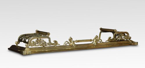 19TH CENTURY BRASS FENDER - ADDITIONAL PHOTO 3