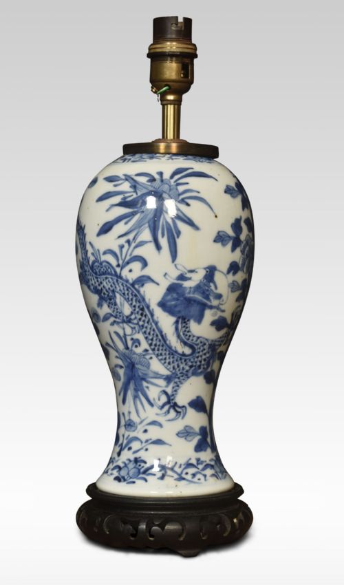 CHINESE BLUE AND WHITE VASE LAMP - ADDITIONAL PHOTO 4