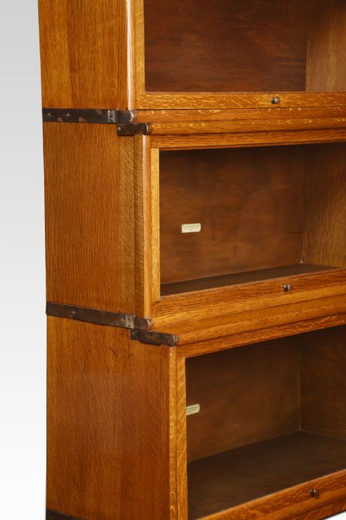 PAIR OF OAK GLOBE WERNICKE FIVE SECTION BOOKCASES - ADDITIONAL PHOTO 1