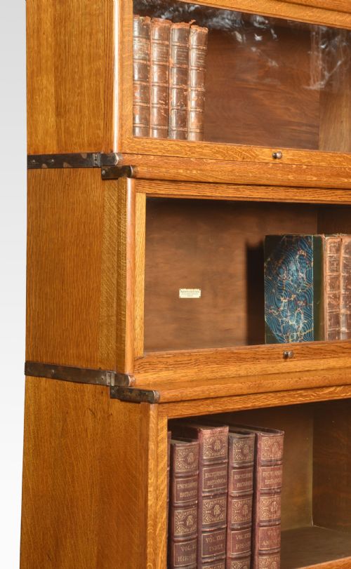 PAIR OF OAK GLOBE WERNICKE FIVE SECTION BOOKCASES - ADDITIONAL PHOTO 4
