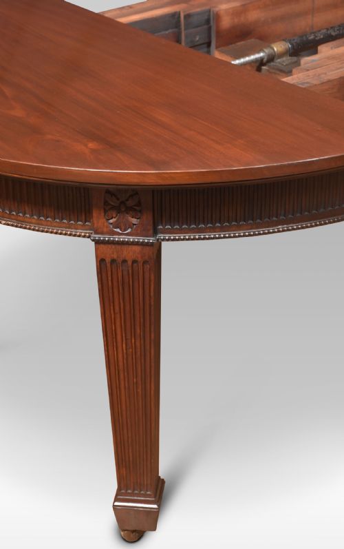 LARGE MAHOGANY DINING TABLE - ADDITIONAL PHOTO 5
