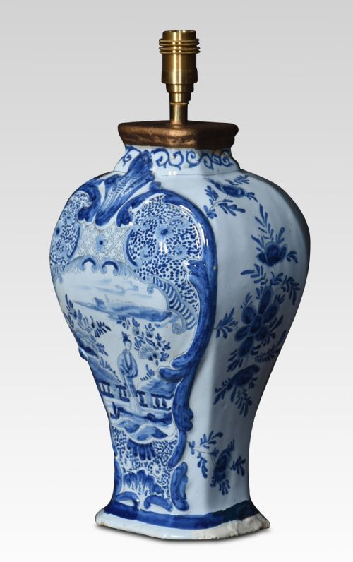 CHINESE BLUE AND WHITE VASE LAMP - ADDITIONAL PHOTO 3