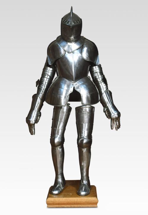 SUIT OF 16TH CENTURY STYLE ARMOUR