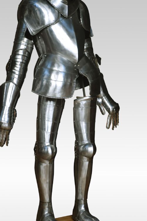 SUIT OF 16TH CENTURY STYLE ARMOUR - ADDITIONAL PHOTO 2