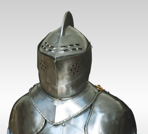 SUIT OF 16TH CENTURY STYLE ARMOUR - ADDITIONAL PHOTO 6