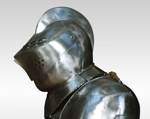 SUIT OF 16TH CENTURY STYLE ARMOUR - ADDITIONAL PHOTO 8
