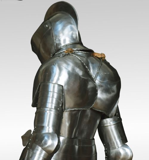 SUIT OF 16TH CENTURY STYLE ARMOUR - ADDITIONAL PHOTO 10