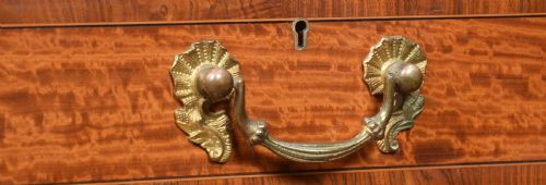LATE 19TH CENTURY SATINWOOD DISPLAY CABINET - ADDITIONAL PHOTO 13