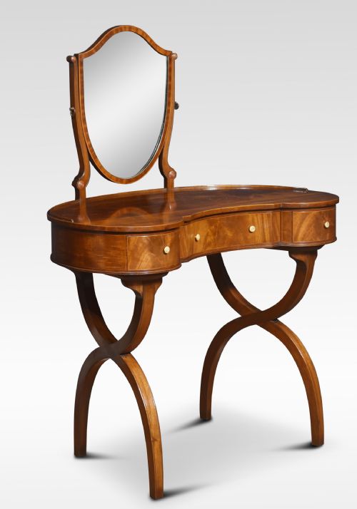 mahogany kidney shaped ladys dressing table - CATEGORY: ANTIQUE DRESSING TABLES - DATED 1910
