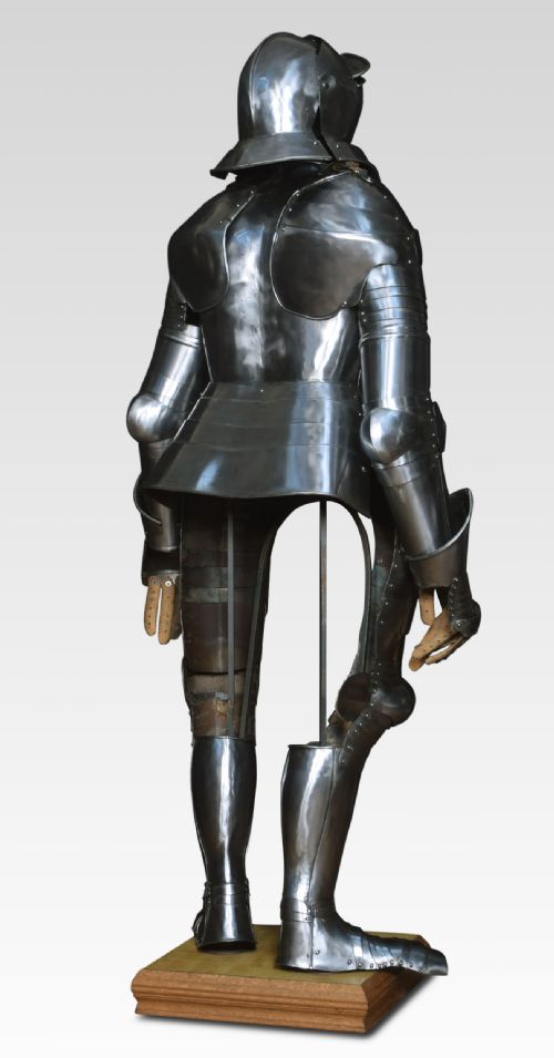 SUIT OF ARMOUR IN THE 17TH CENTURY STYLE - ADDITIONAL PHOTO 10