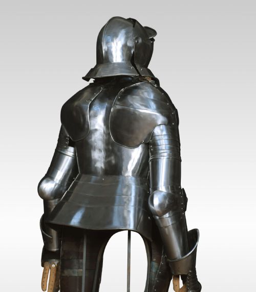 SUIT OF ARMOUR IN THE 17TH CENTURY STYLE - ADDITIONAL PHOTO 11