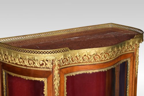 SERPENTINE FRONTED DISPLAY CABINET OF SMALL PROPORTIONS - ADDITIONAL PHOTO 6