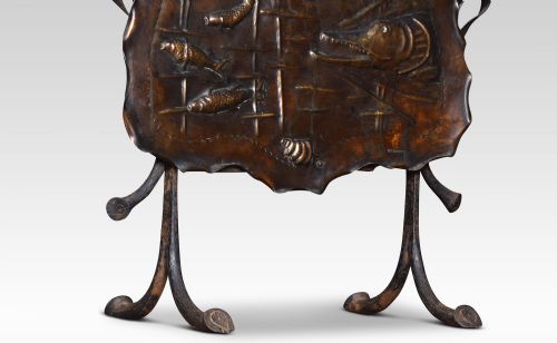 UNUSUAL 19TH CENTURY COPPER EMBOSSED FIRE SCREEN - ADDITIONAL PHOTO 3