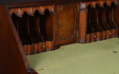 EARLY 20TH CENTURY MAHOGANY BUREAU - ADDITIONAL PHOTO 4