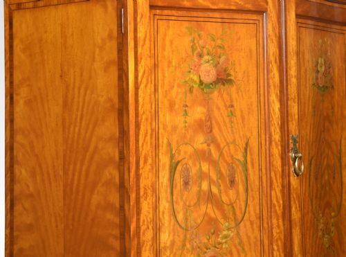 PAINTED SATINWOOD SERPENTINE TWO DOOR WARDROBE - ADDITIONAL PHOTO 4