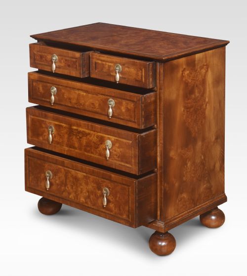 PAIR OF BACHELORS FIGURED WALNUT CHEST OF DRAWERS - ADDITIONAL PHOTO 2