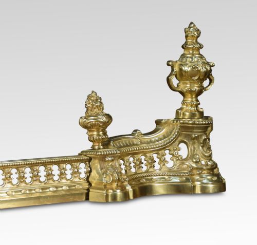 19TH CENTURY ADJUSTABLE FRENCH GILTBRASS FENDER - ADDITIONAL PHOTO 3