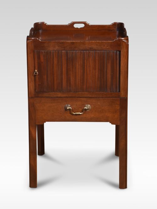 PAIR OF GEORGE III STYLE BEDSIDE CABINETS - ADDITIONAL PHOTO 4