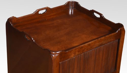 PAIR OF GEORGE III STYLE BEDSIDE CABINETS - ADDITIONAL PHOTO 7