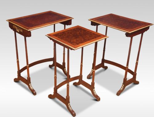 NEST OF THREE WALNUT PARQUETRY TOPPED TABLES - ADDITIONAL PHOTO 5