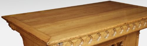 SUBSTANTIAL GOTHIC OAK TABLE - ADDITIONAL PHOTO 1