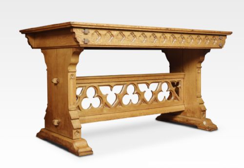 SUBSTANTIAL GOTHIC OAK TABLE - ADDITIONAL PHOTO 3