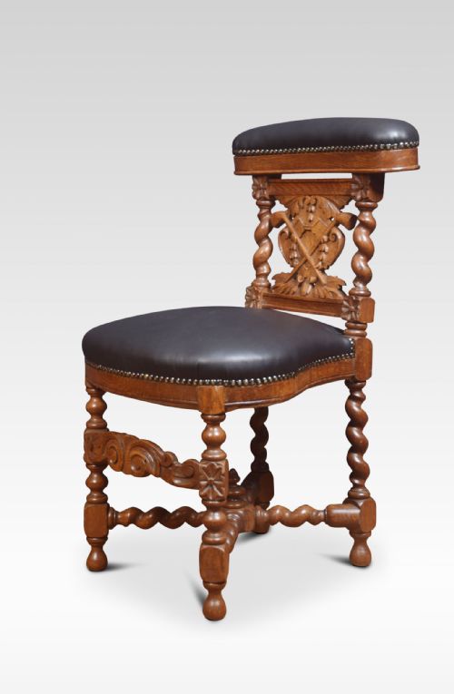 CARVED OAK CHAIR