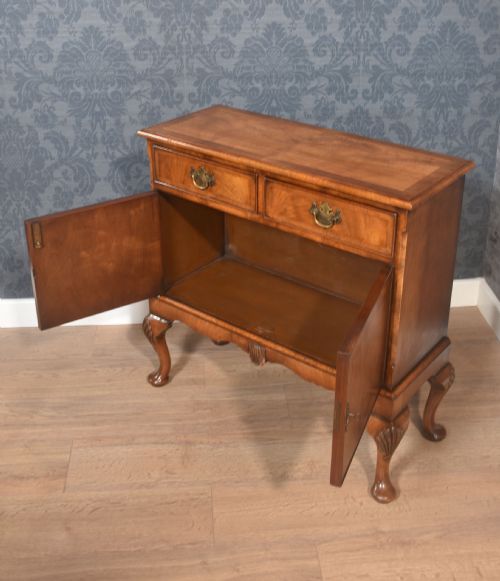 QUEEN ANN STYLE WALNUT CUPBOARD - ADDITIONAL PHOTO 3