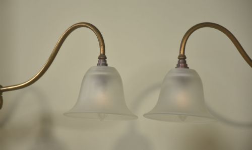 PAIR OF BRASS AJUSTABLE READING LAMPS - ADDITIONAL PHOTO 2