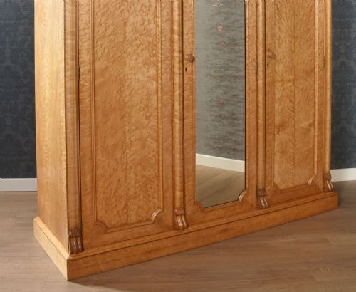 LARGE MAPLE THREE DOOR COMPACTUM WARDROBE - ADDITIONAL PHOTO 11