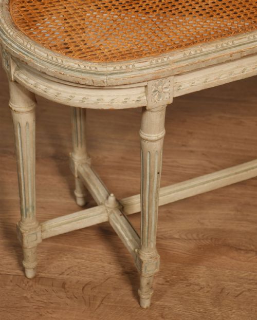 PAINTED OVAL WINDOW SEAT - ADDITIONAL PHOTO 4
