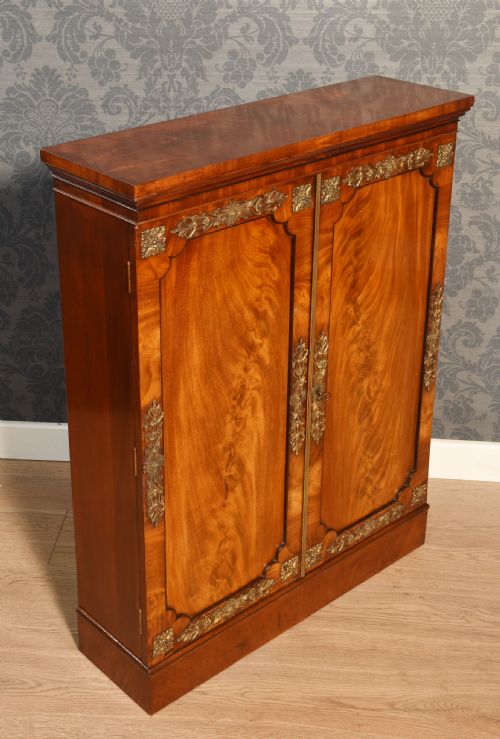 PAIR OF FIGURED MAHOGANY CABINET - ADDITIONAL PHOTO 10