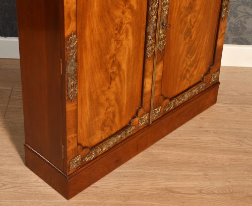 PAIR OF FIGURED MAHOGANY CABINET - ADDITIONAL PHOTO 11