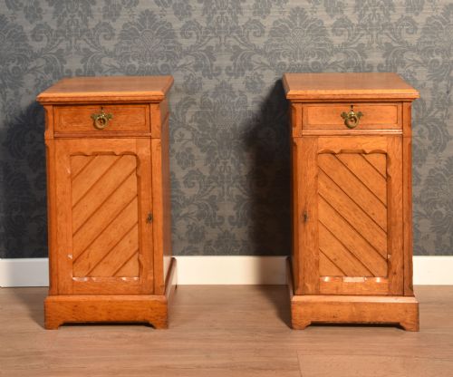 PAIR OF OAK BEDSIDE CABINETS - ADDITIONAL PHOTO 1