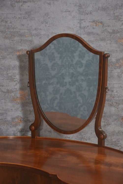 MAHOGANY KIDNEY SHAPED LADYS DRESSING TABLE - ADDITIONAL PHOTO 3