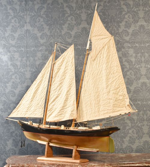 MODEL OF A RACING YACHT - ADDITIONAL PHOTO 9
