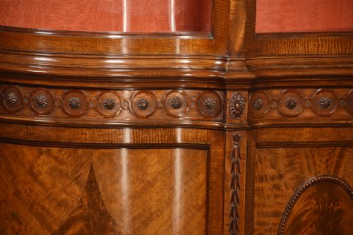 MAHOGANY SERPENTINE FRONTED DISPLAY CABINET - ADDITIONAL PHOTO 11