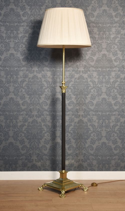 brass ajustable standard lamp - CATEGORY: ANTIQUE LIGHTING - DATED 19TH CENTURY