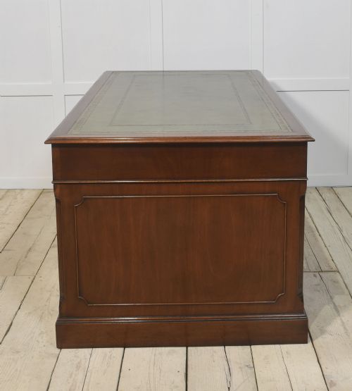 MAHOGANY TWIN PEDESTAL DESK - ADDITIONAL PHOTO 4
