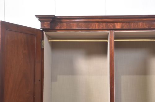 19TH CENTURY MAHOGANY WARDROBE - ADDITIONAL PHOTO 4