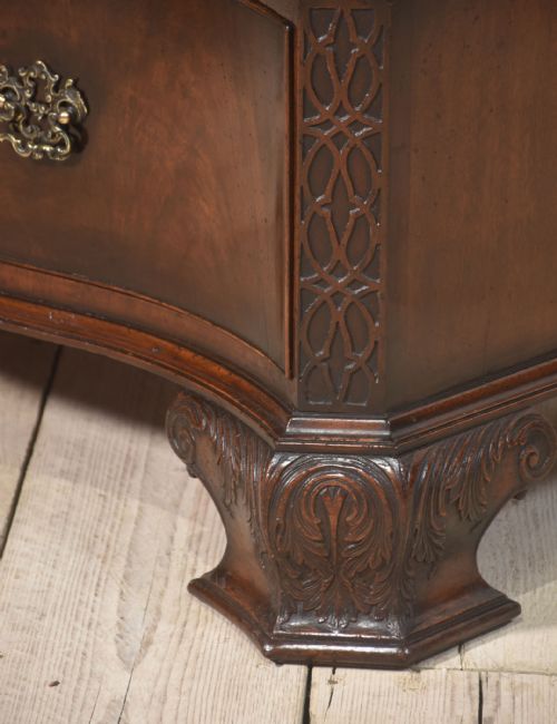 CHIPPENDALE REVIVAL MAHOGANY WARDROBE - ADDITIONAL PHOTO 8