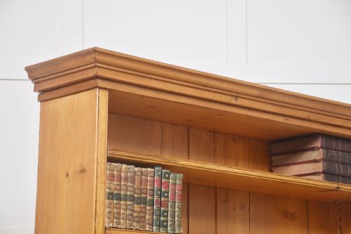 19TH CENTURY PINE OPEN BOOKCASE - ADDITIONAL PHOTO 5