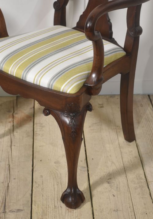 SET OF EIGHT WALNUT DINING CHAIRS - ADDITIONAL PHOTO 5