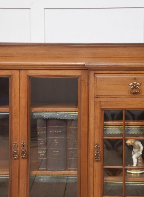 LARGE WALNUT BREAKFRONT LOW BOOKCASE - ADDITIONAL PHOTO 4