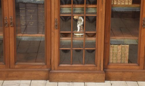 LARGE WALNUT BREAKFRONT LOW BOOKCASE - ADDITIONAL PHOTO 6
